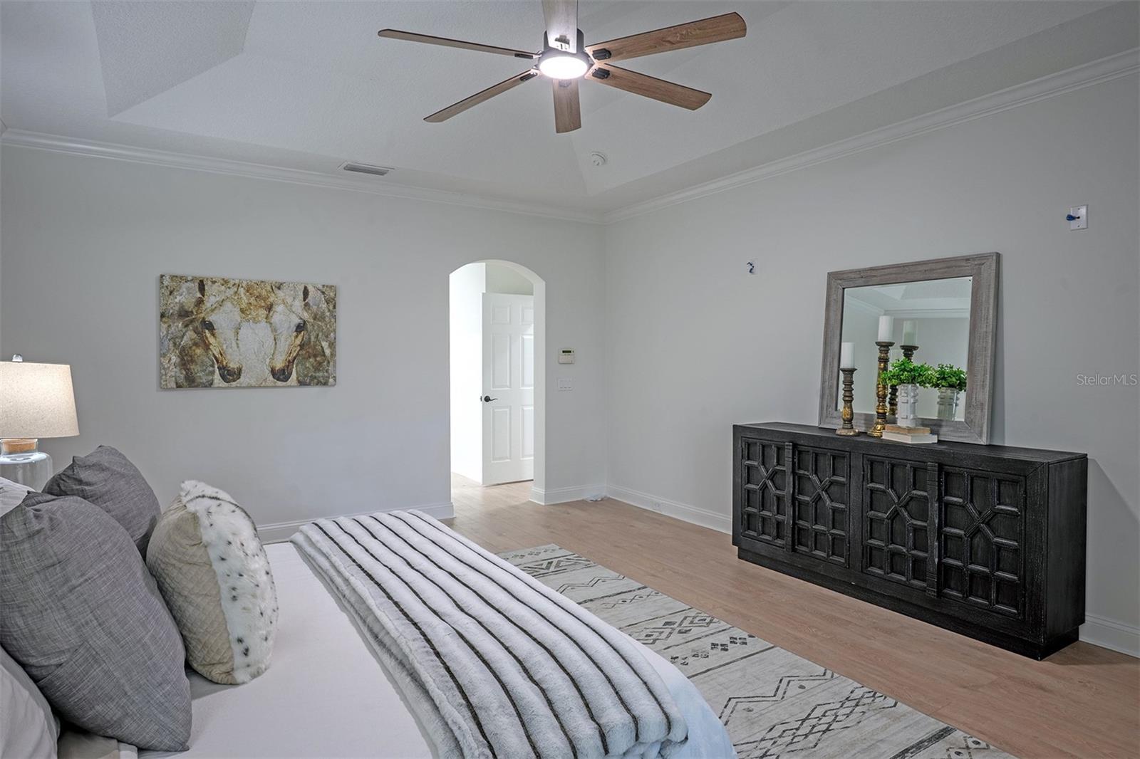 QUEEN HRBR YACHT & CO U19 - Residential