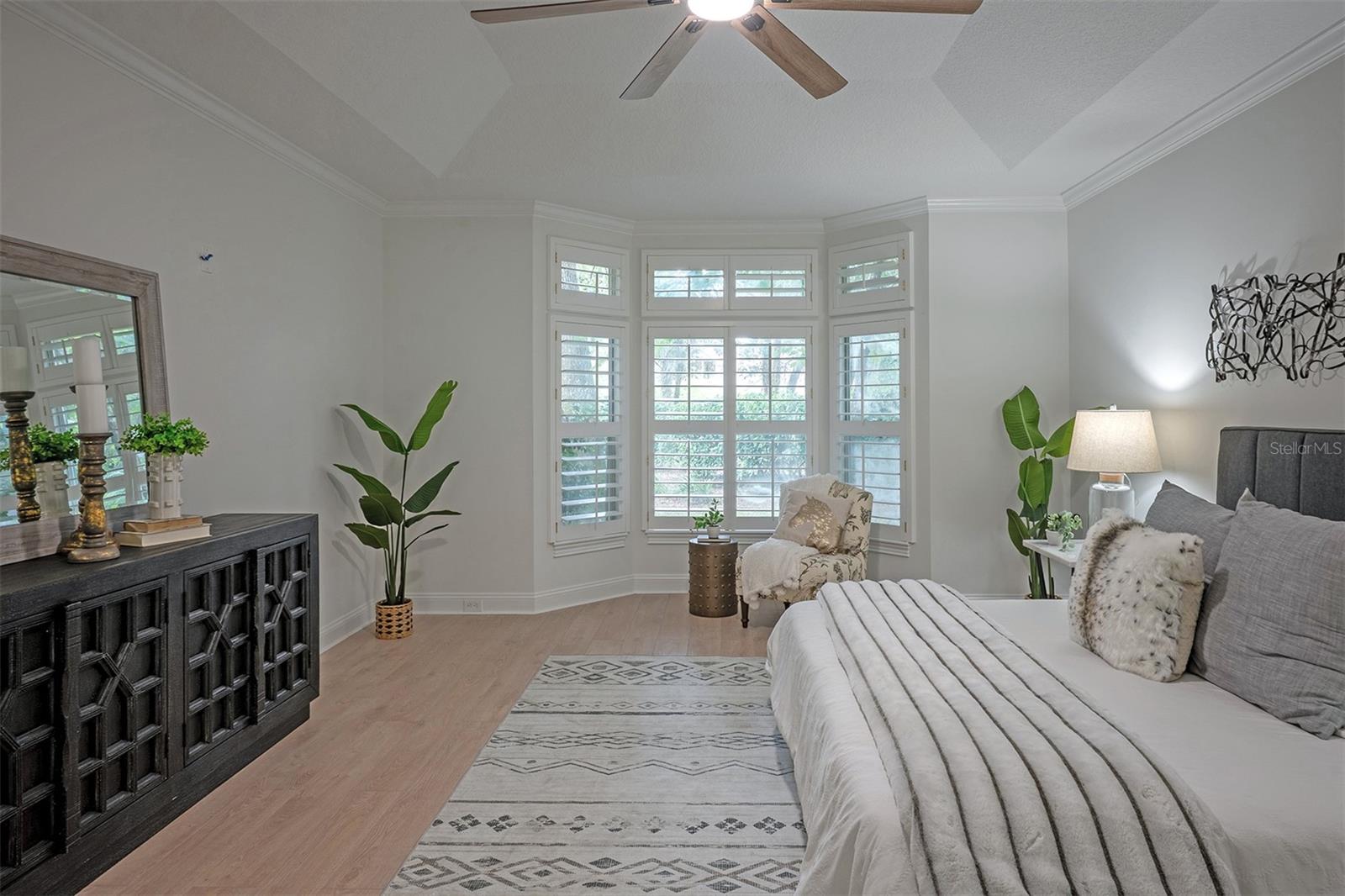 QUEEN HRBR YACHT & CO U19 - Residential