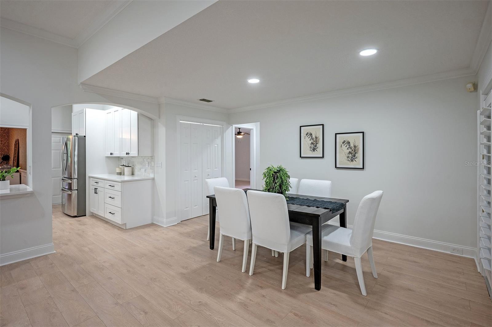 QUEEN HRBR YACHT & CO U19 - Residential