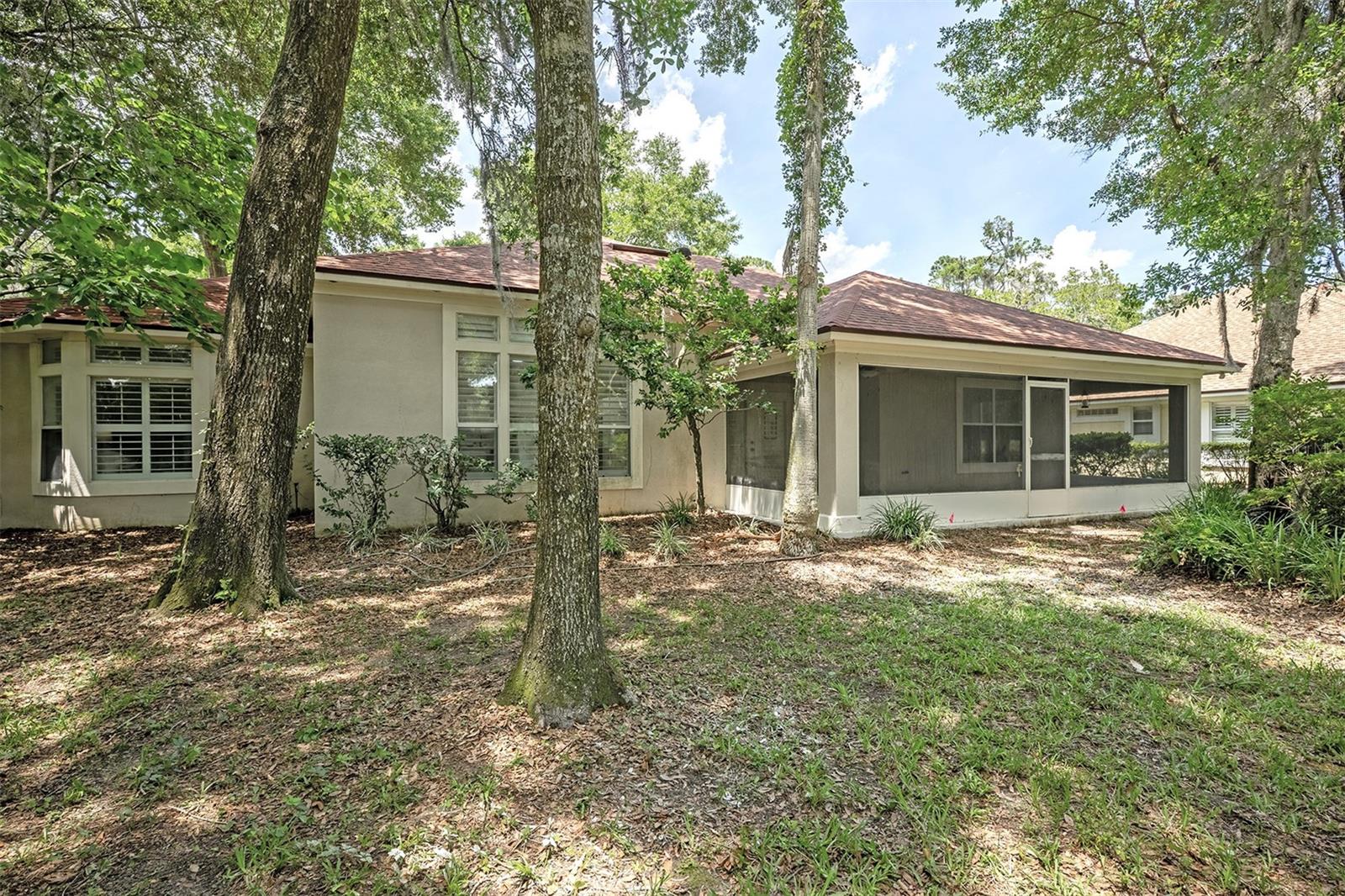 QUEEN HRBR YACHT & CO U19 - Residential