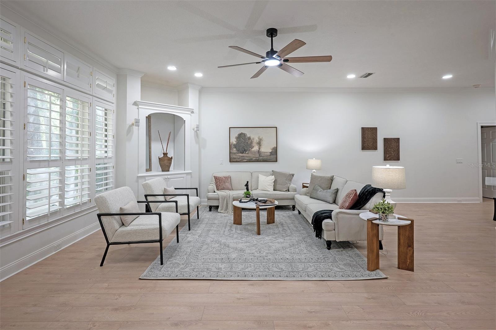 QUEEN HRBR YACHT & CO U19 - Residential