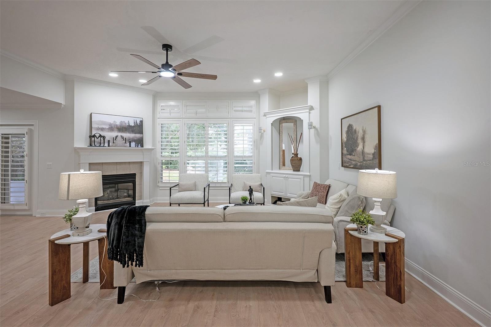 QUEEN HRBR YACHT & CO U19 - Residential