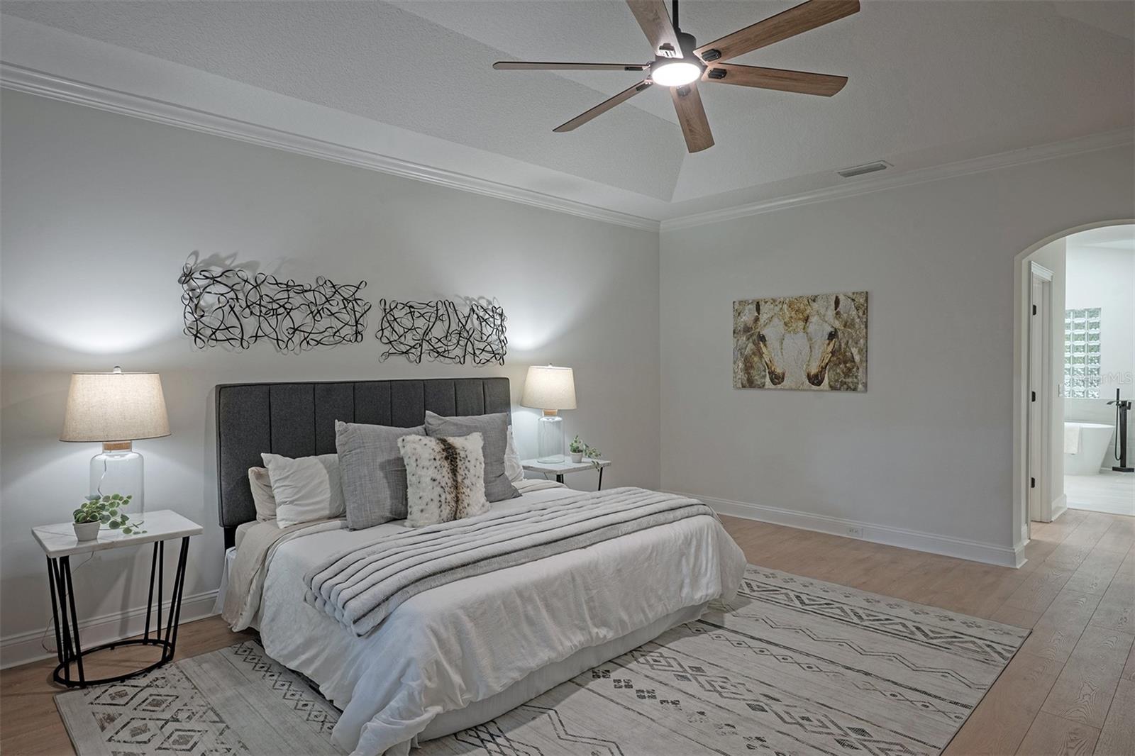 QUEEN HRBR YACHT & CO U19 - Residential