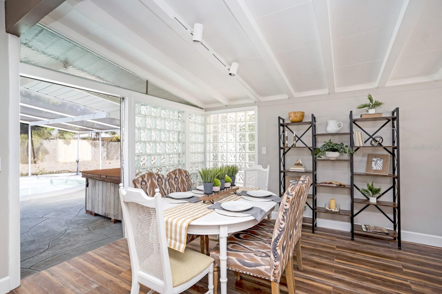 RIVER FOREST - Residential Lease