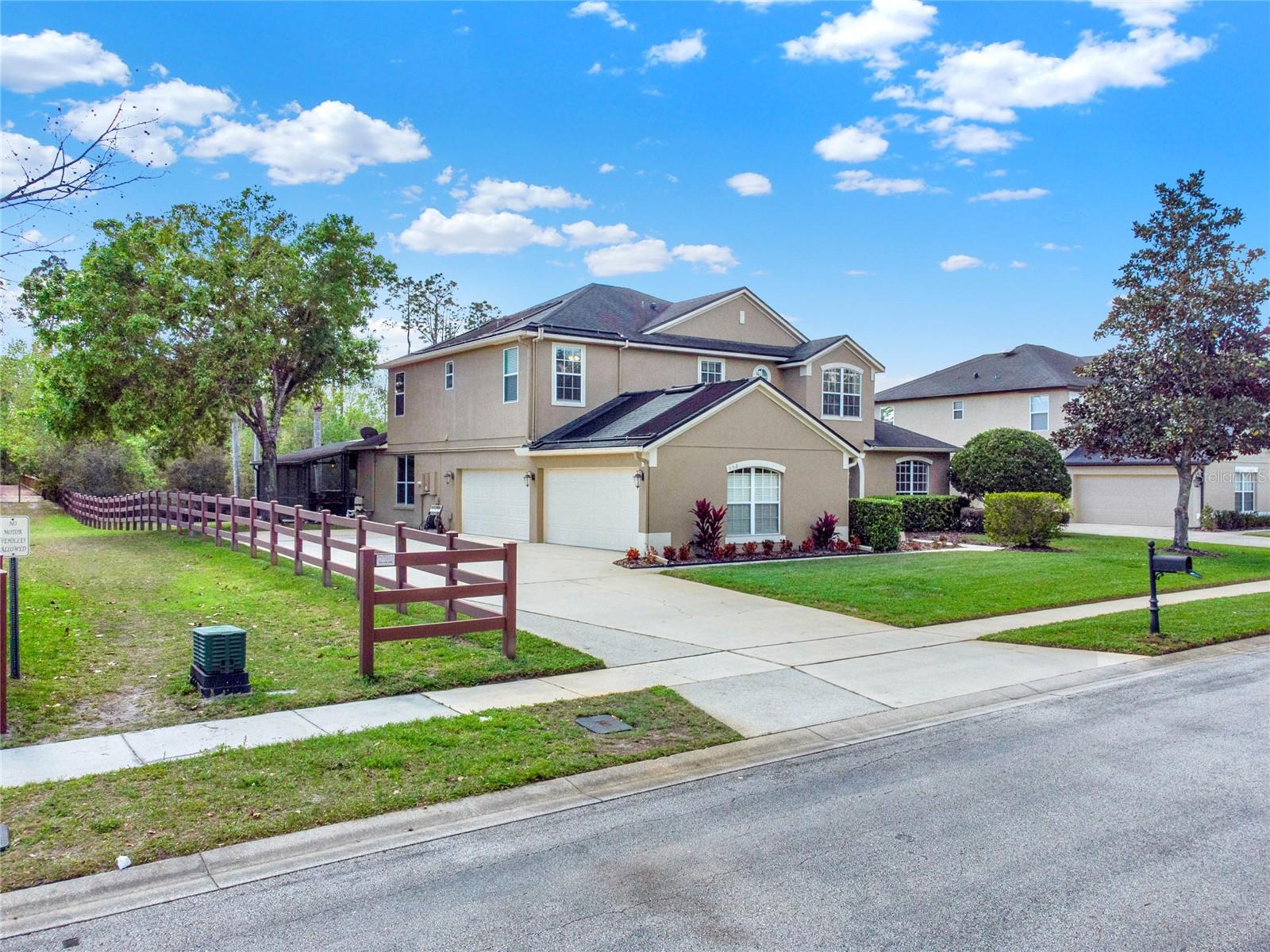 558 OSPREY LAKES CIRCLE
