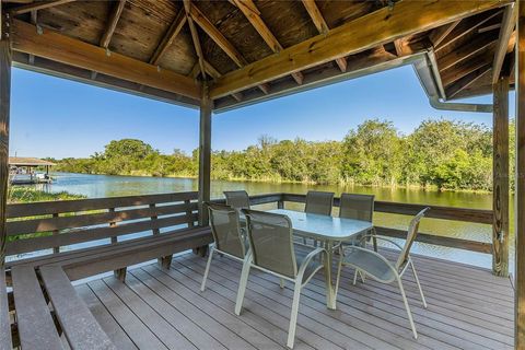 A home in LADY LAKE