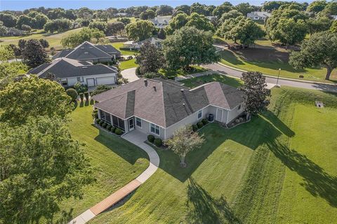 A home in LADY LAKE