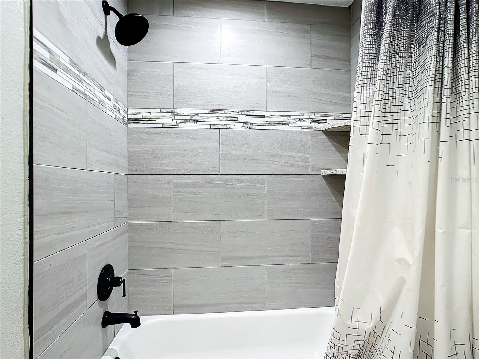 SPANISH ACRES - Residential