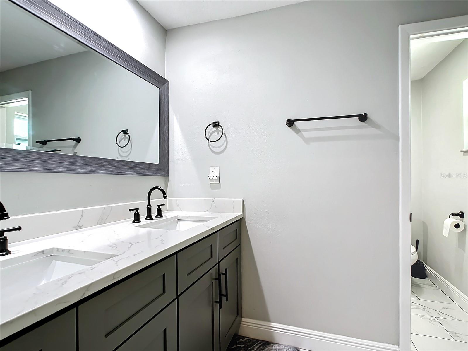 SPANISH ACRES - Residential