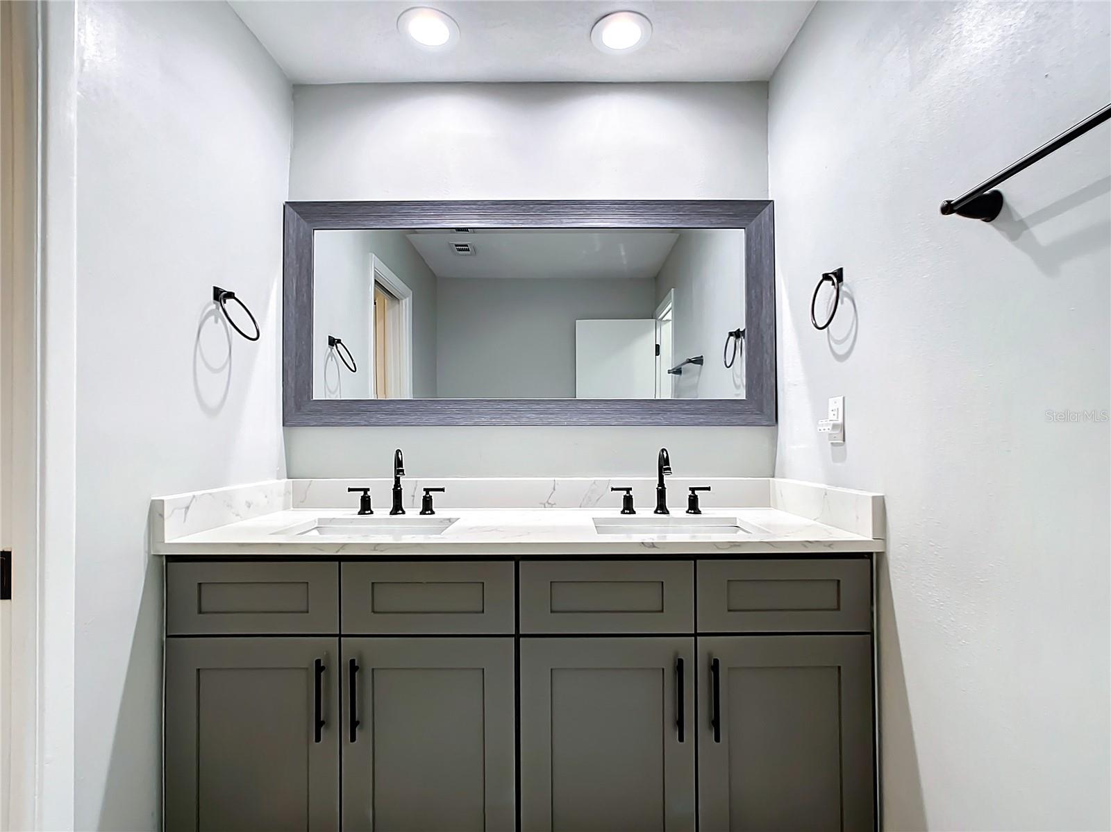 SPANISH ACRES - Residential