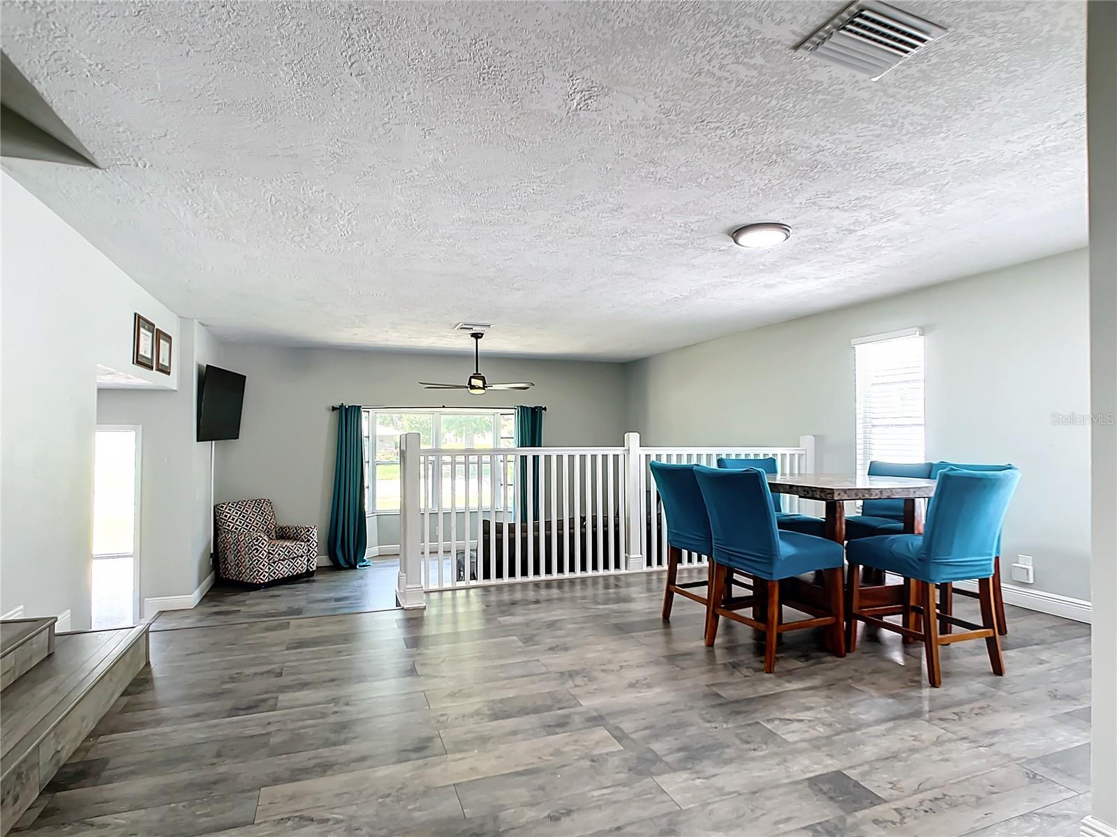 SPANISH ACRES - Residential