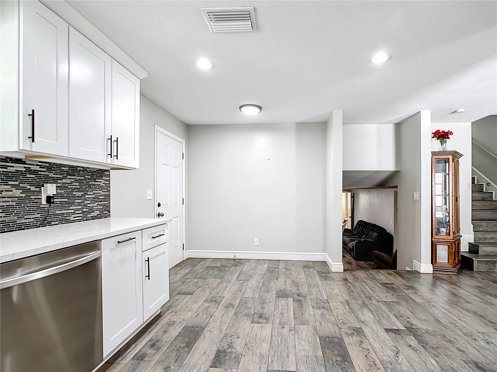 SPANISH ACRES - Residential