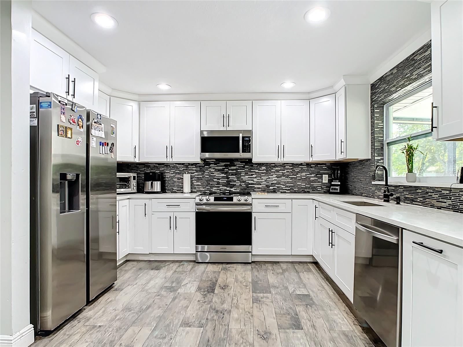 SPANISH ACRES - Residential