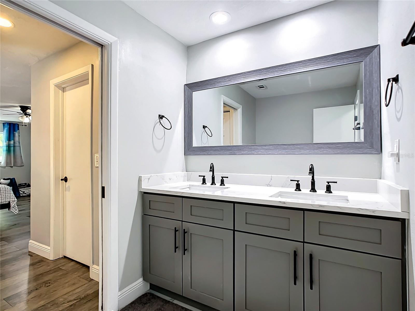 SPANISH ACRES - Residential