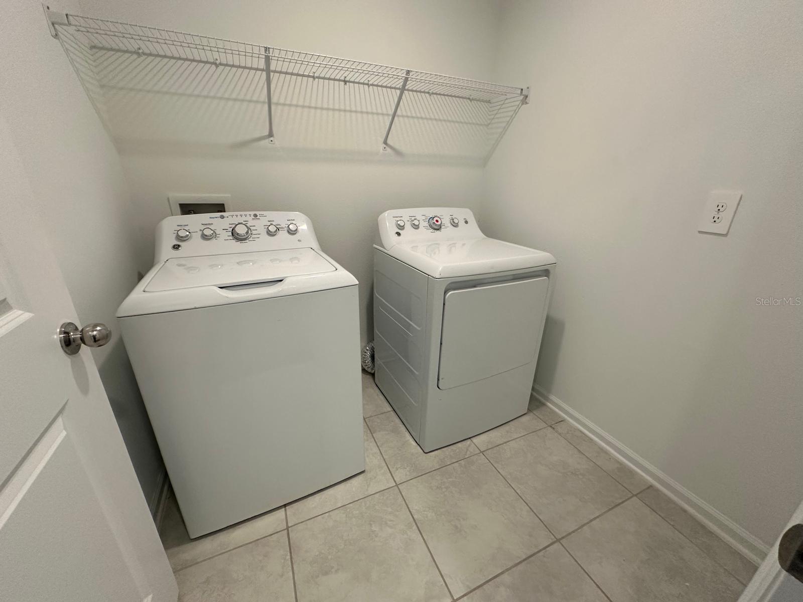 PEACE CREEK RESERVE 40'S - Residential Lease