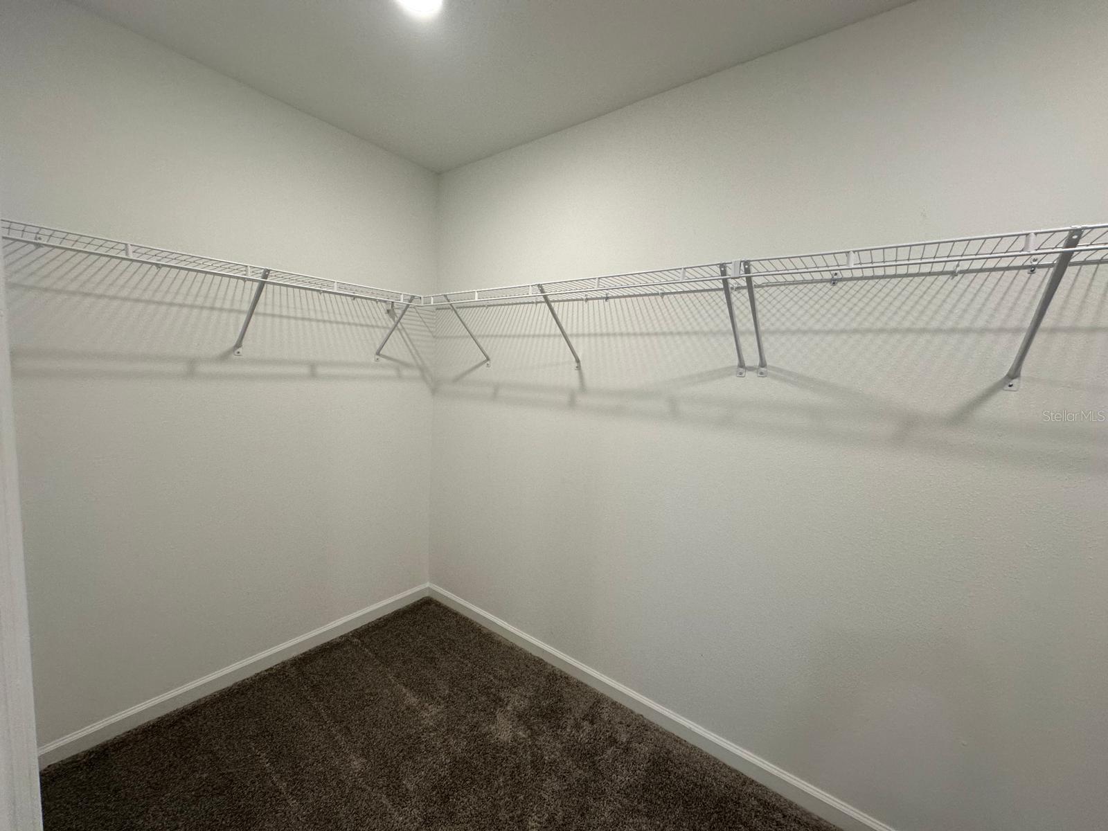 PEACE CREEK RESERVE 40'S - Residential Lease