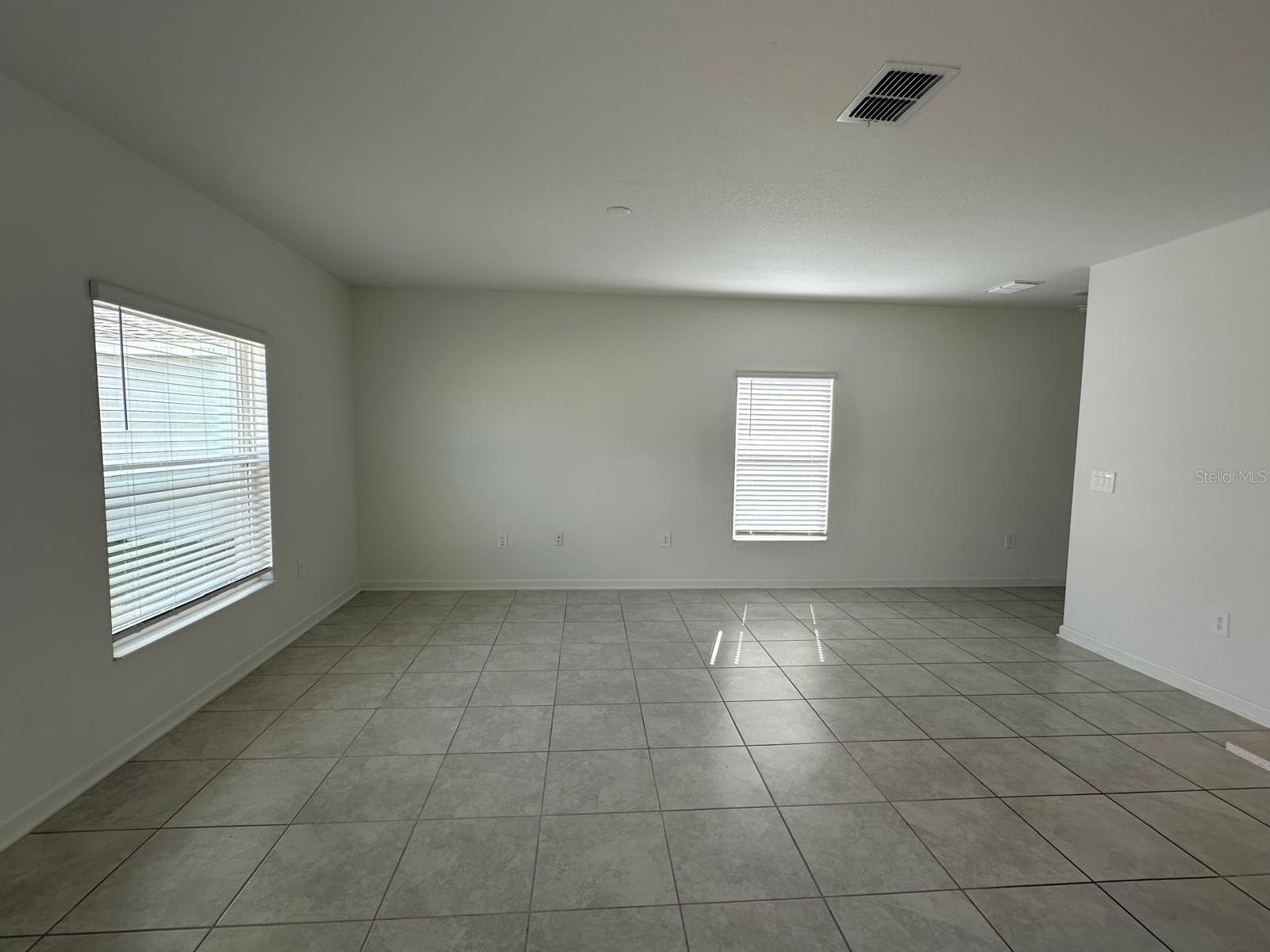 PEACE CREEK RESERVE 40'S - Residential Lease