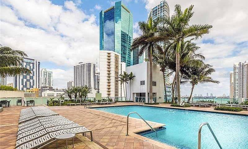 31 SE 5TH STREET 305