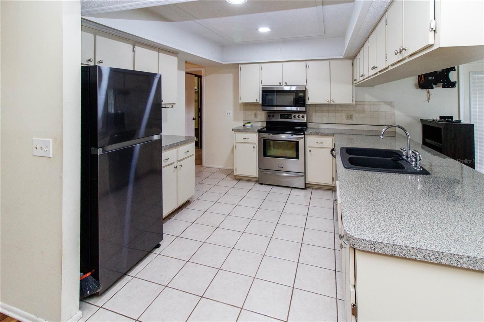 EMBASSY HILLS - Residential