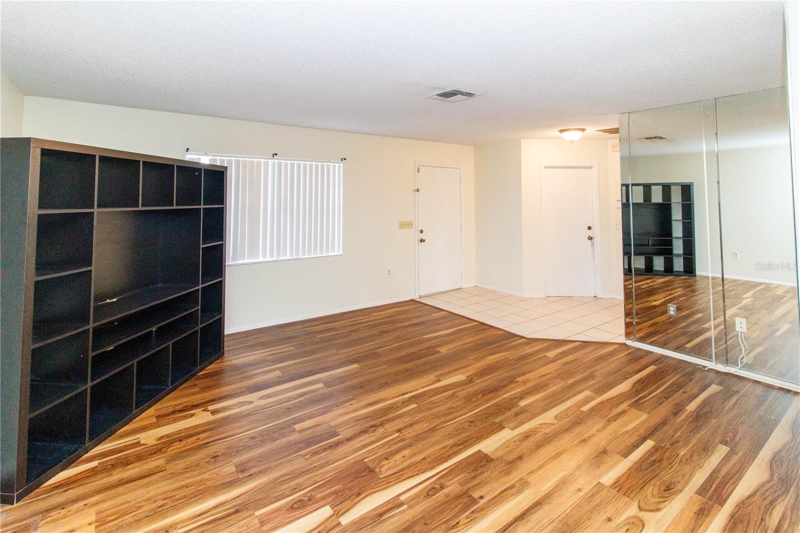 EMBASSY HILLS - Residential