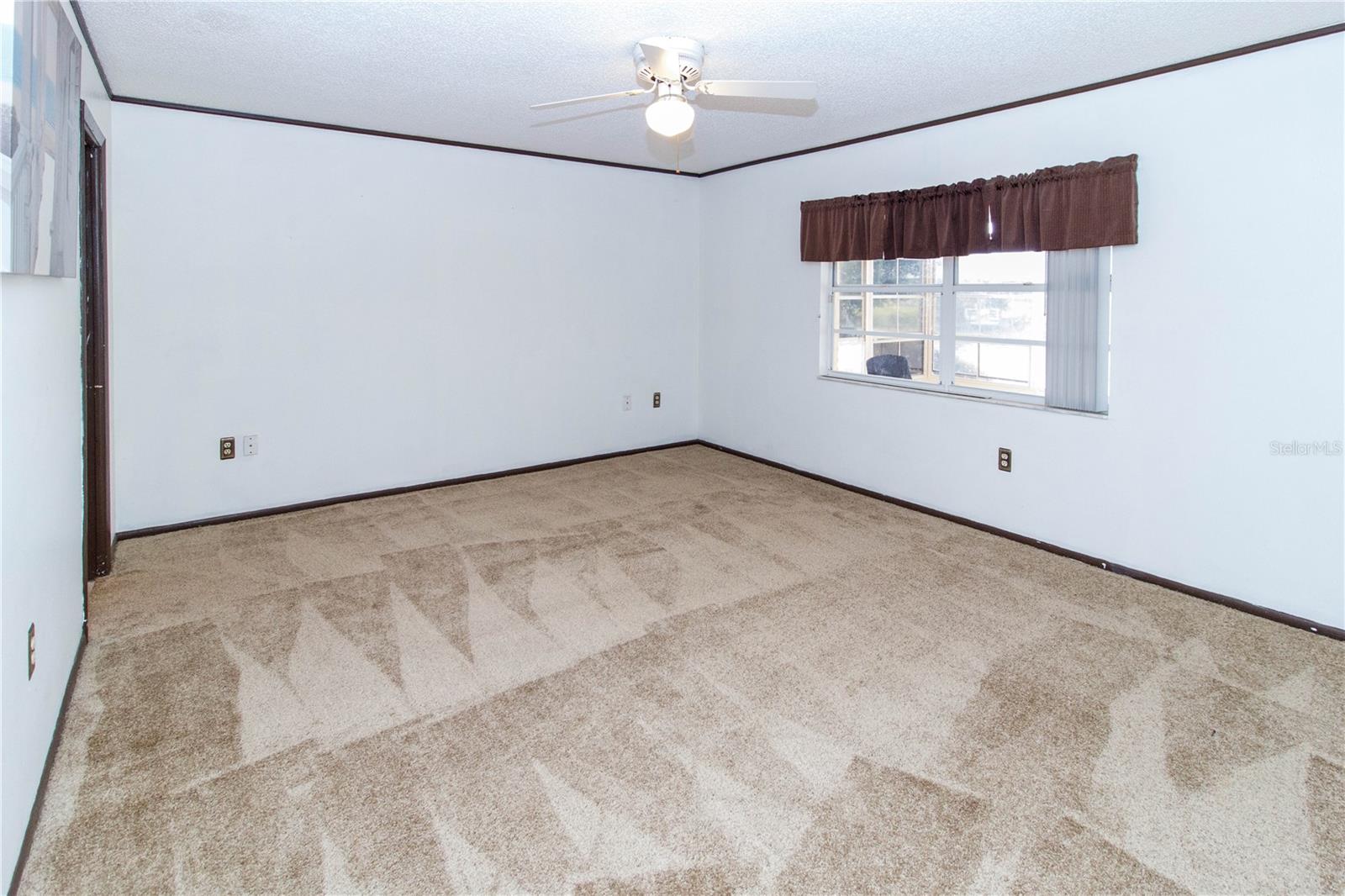 EMBASSY HILLS - Residential