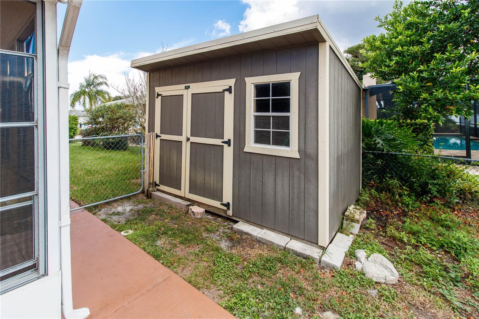 EMBASSY HILLS - Residential