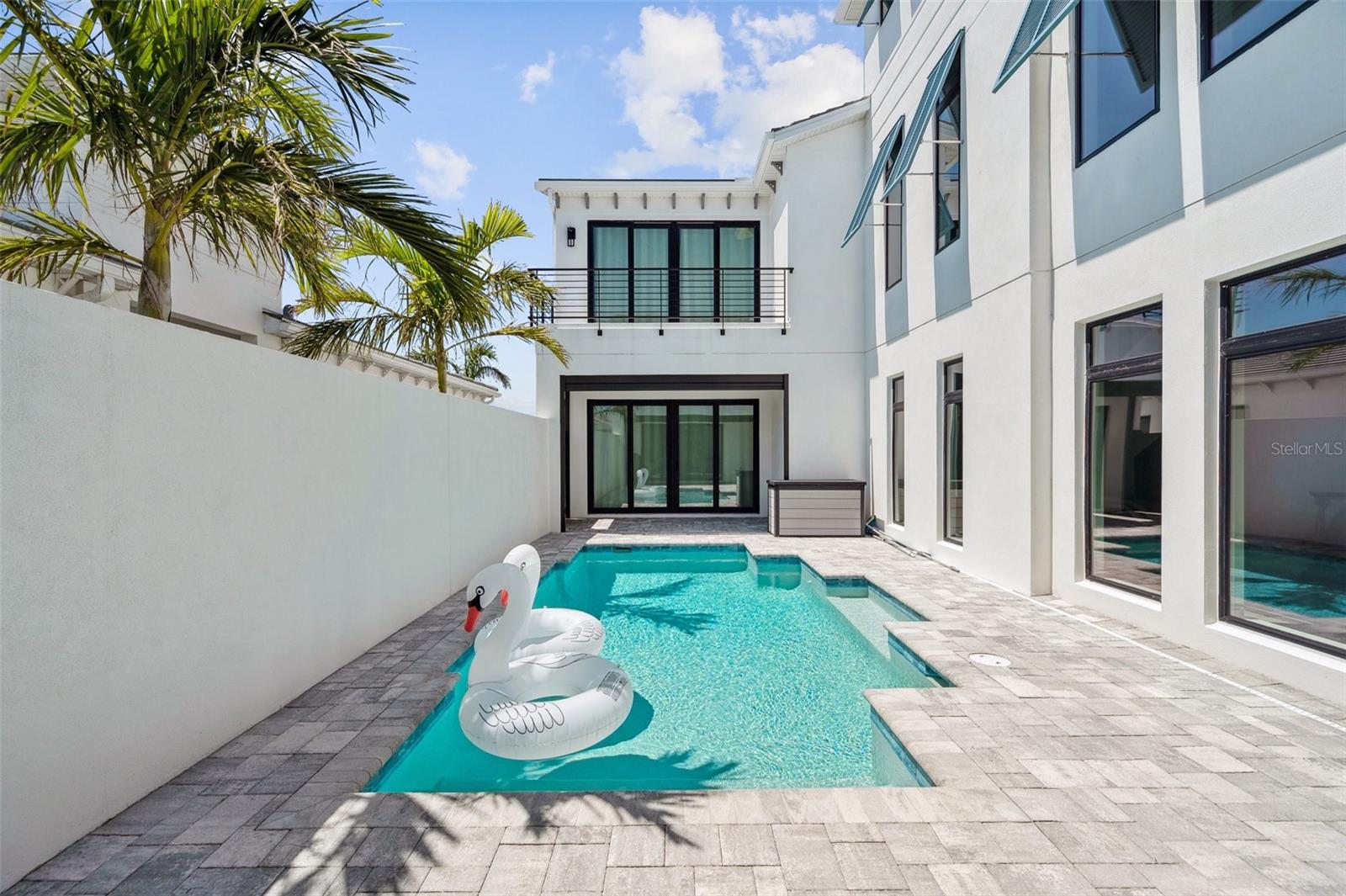 AQUA LAGOON - Residential