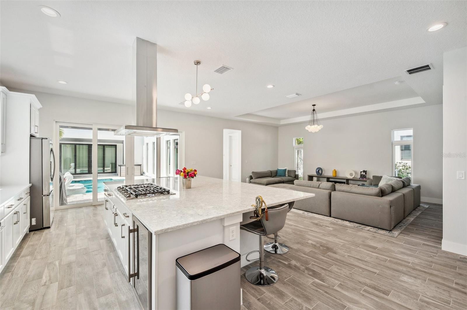 AQUA LAGOON - Residential