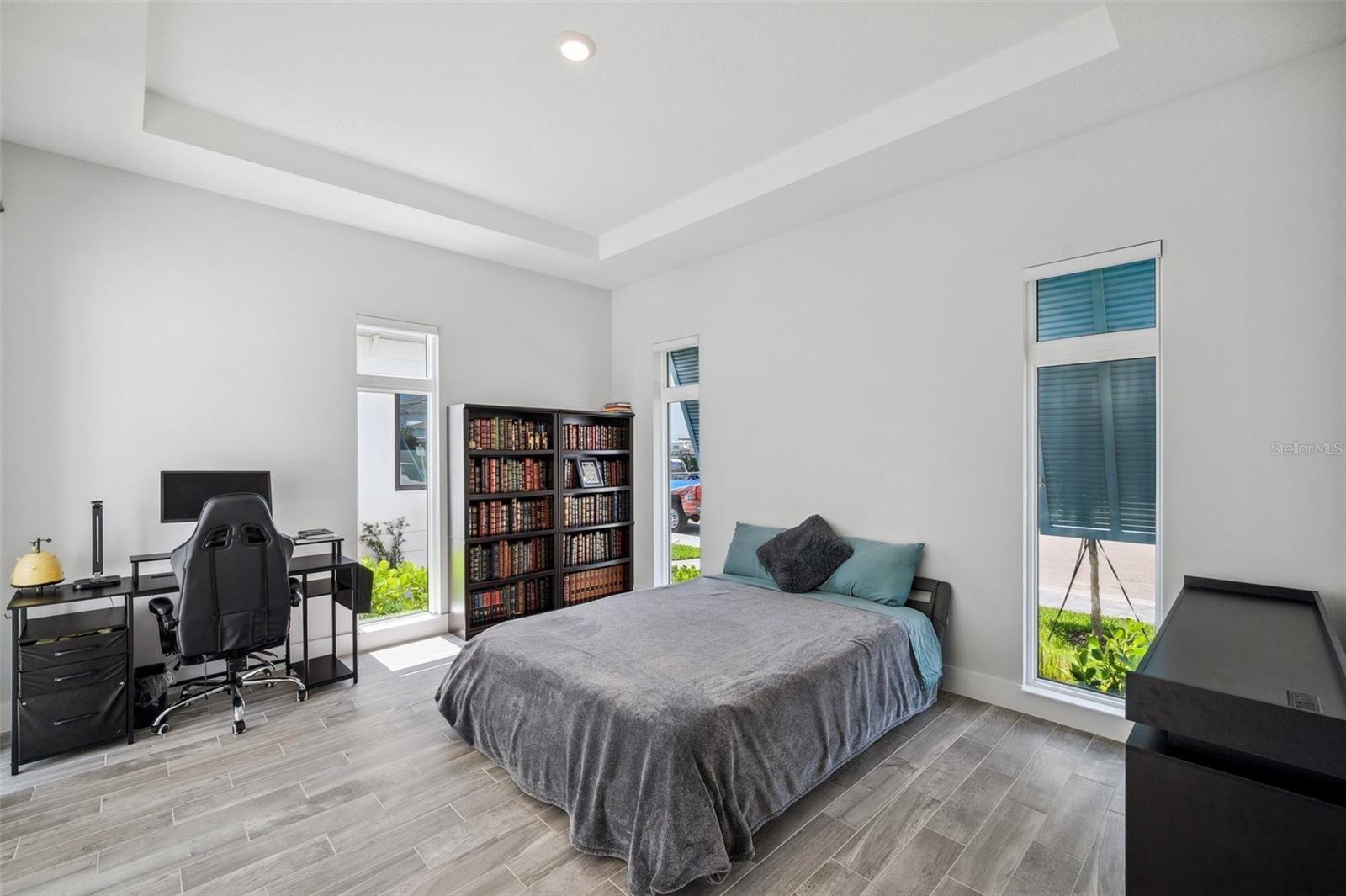 AQUA LAGOON - Residential