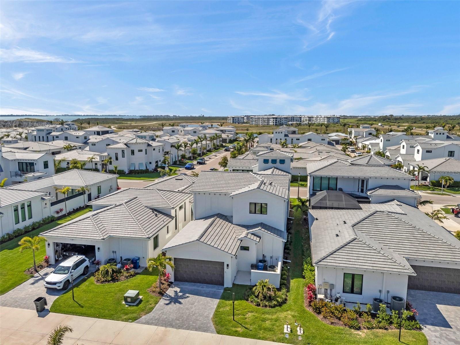 AQUA LAGOON - Residential