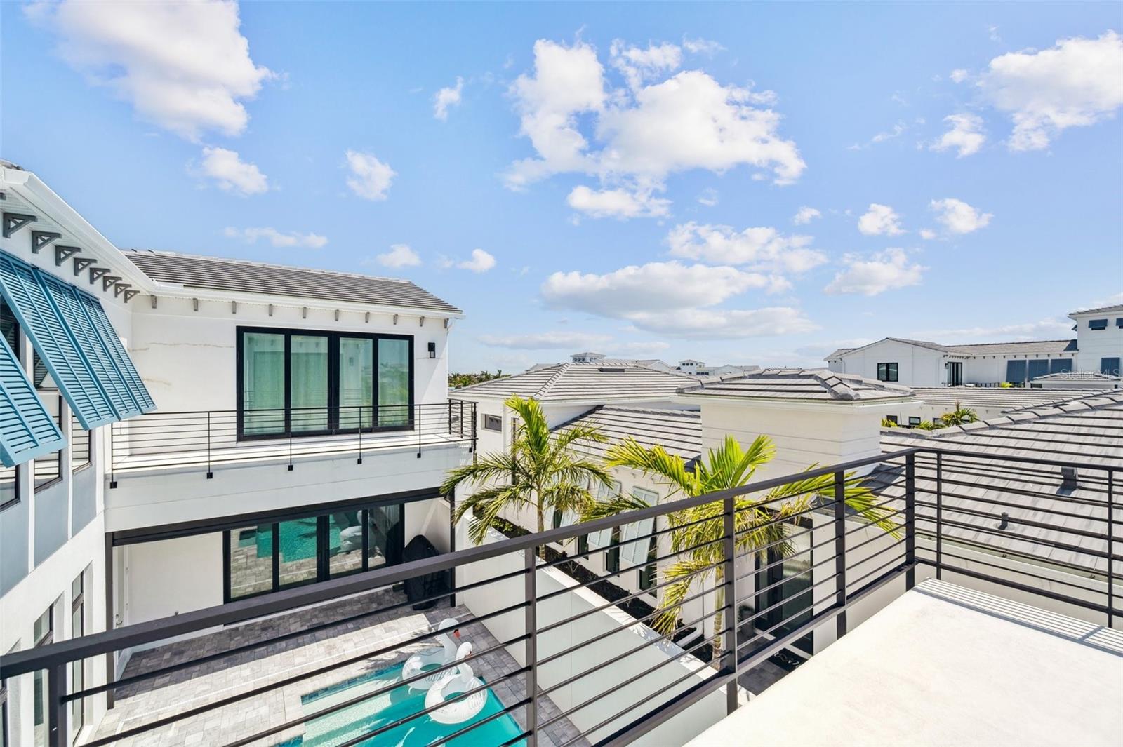 AQUA LAGOON - Residential