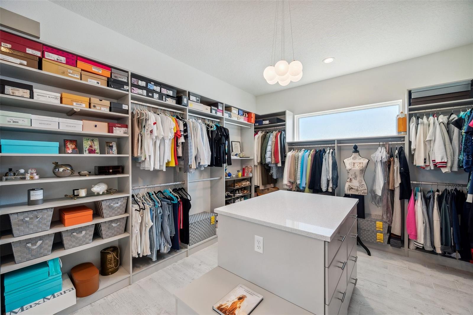 AQUA LAGOON - Residential