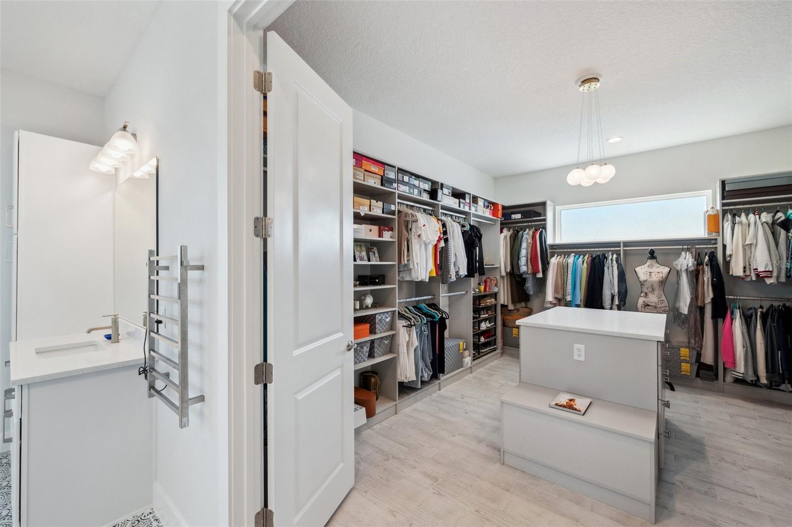 AQUA LAGOON - Residential