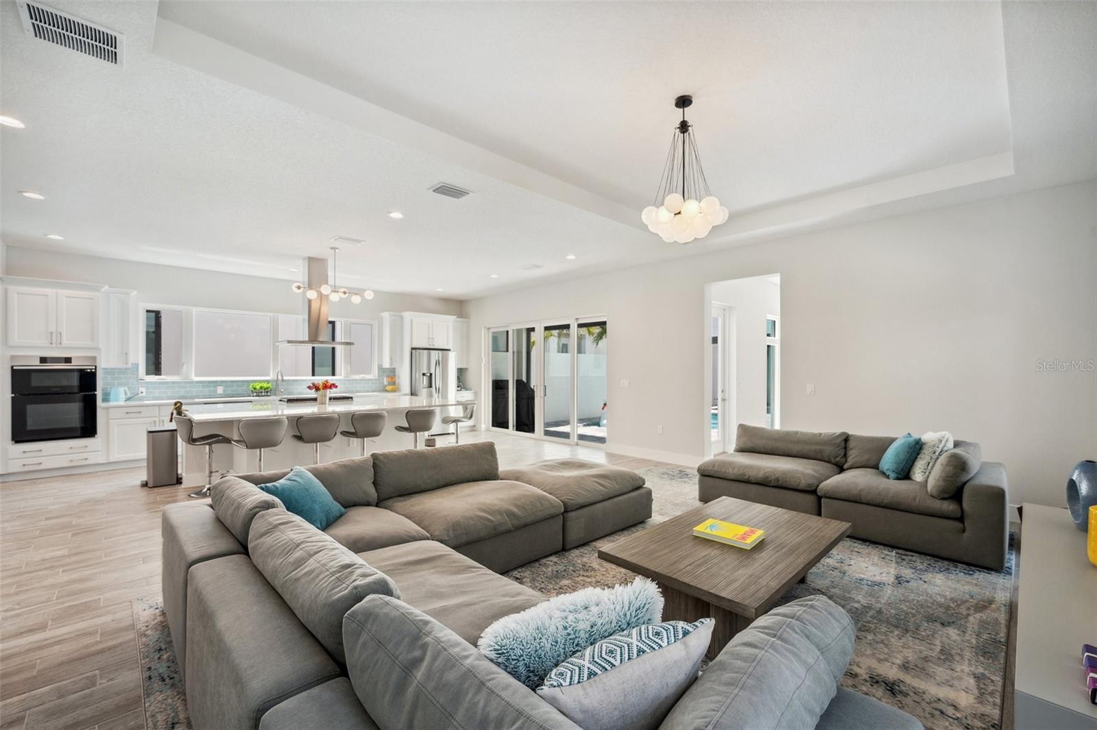 AQUA LAGOON - Residential