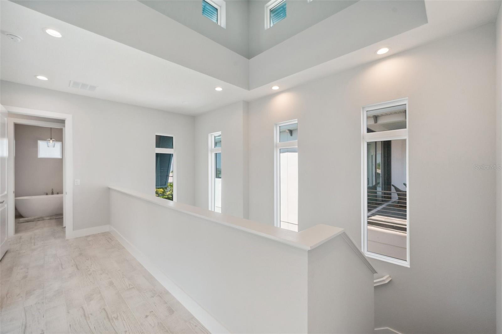 AQUA LAGOON - Residential