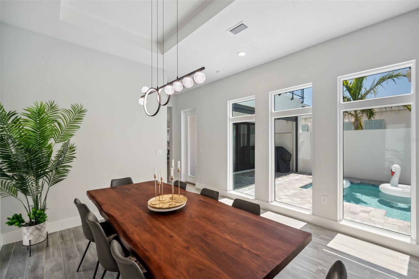 AQUA LAGOON - Residential