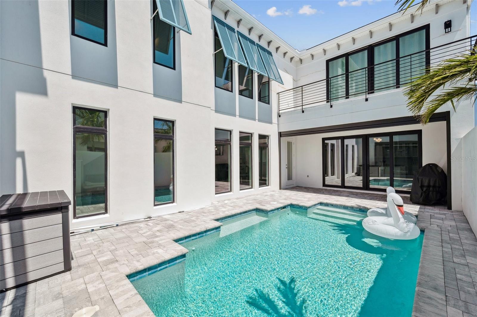 AQUA LAGOON - Residential