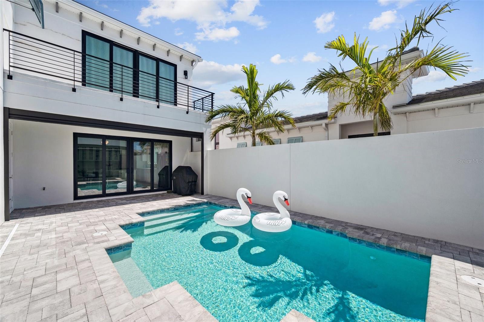 AQUA LAGOON - Residential