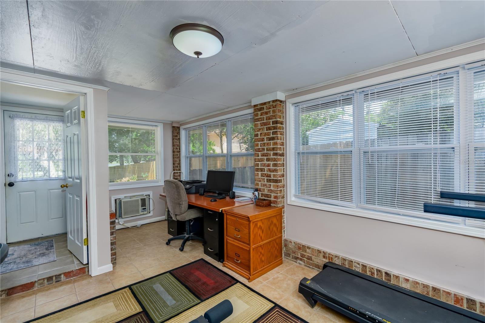 HILLCREST - Residential