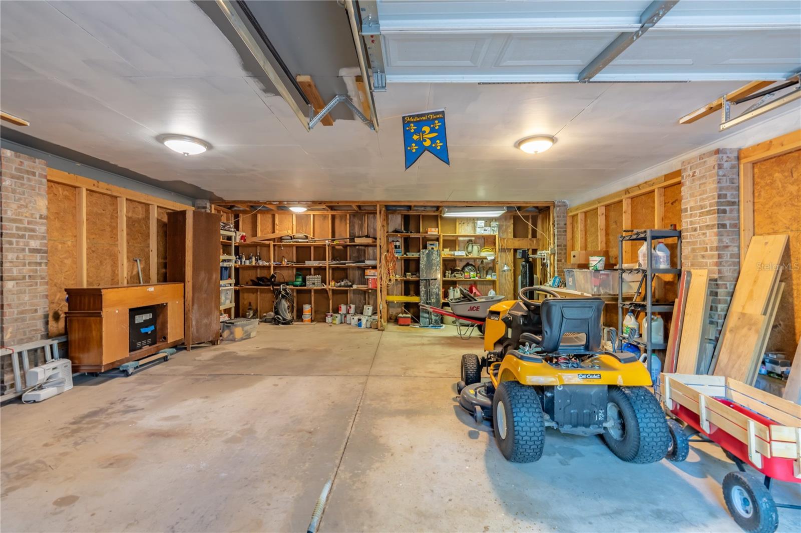 HILLCREST - Residential