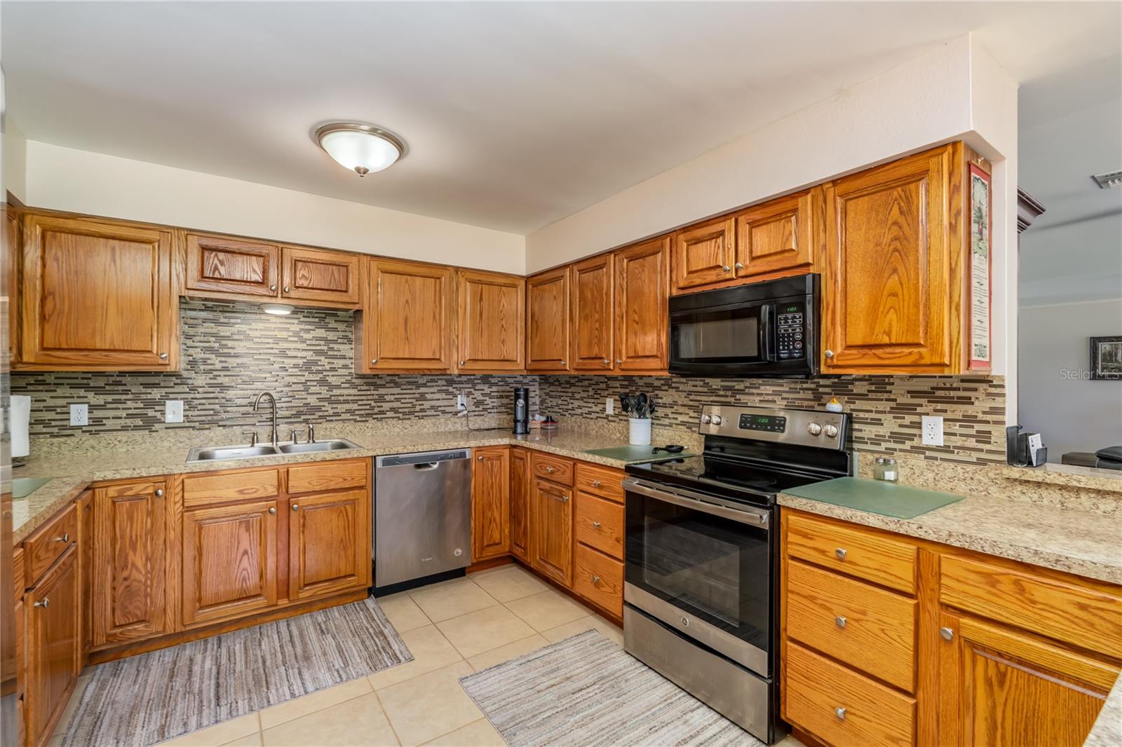 HILLCREST - Residential