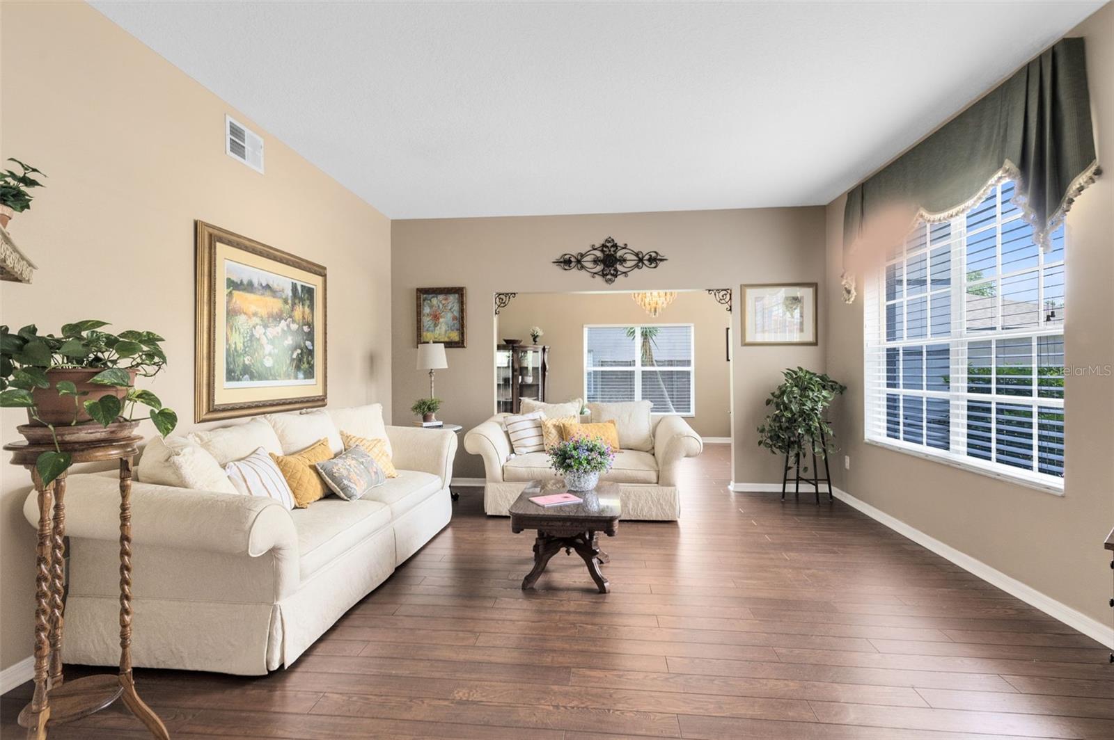 2214 WESTBOURNE DRIVE
