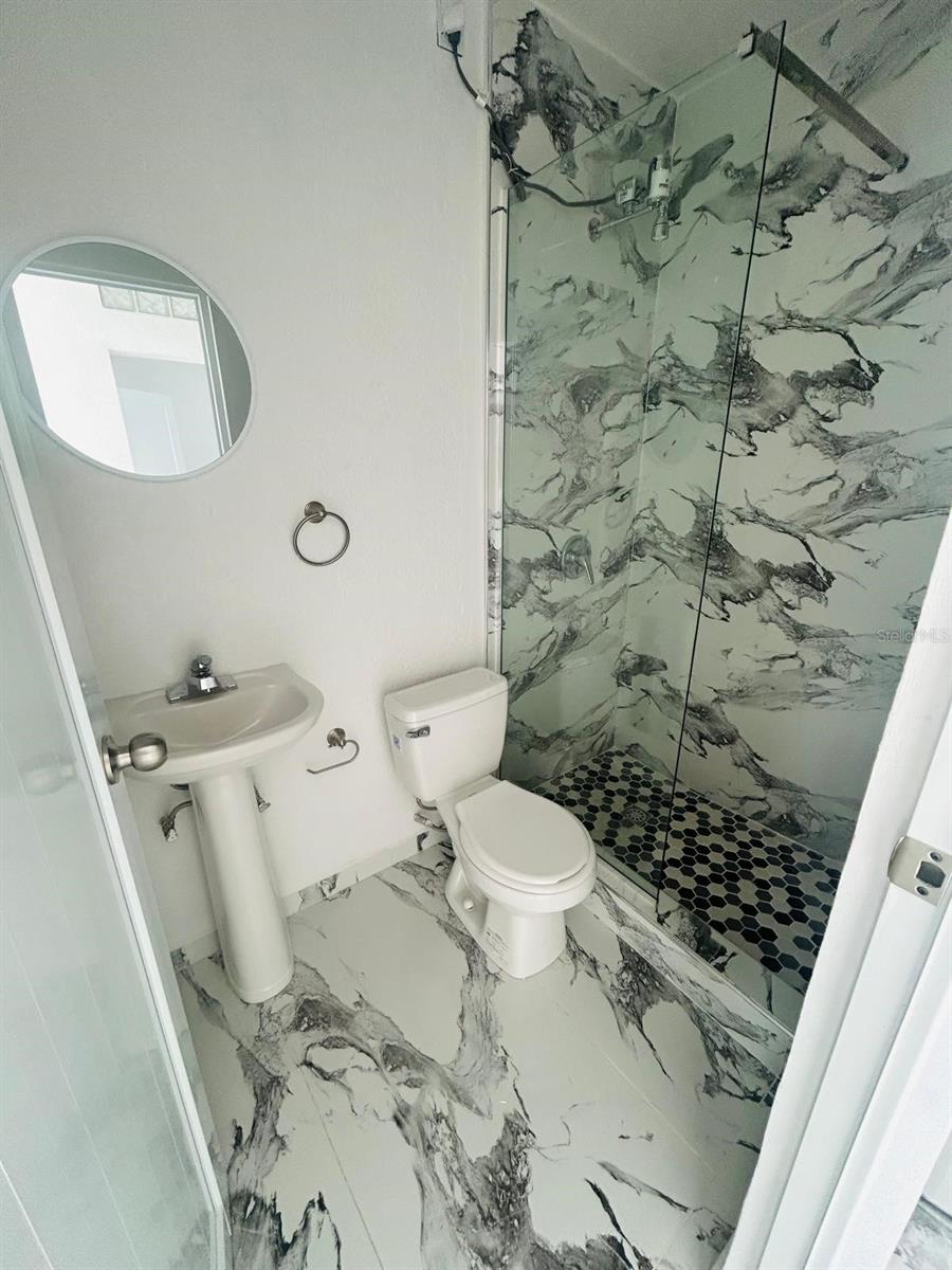 33B URB SANTA TERESITA