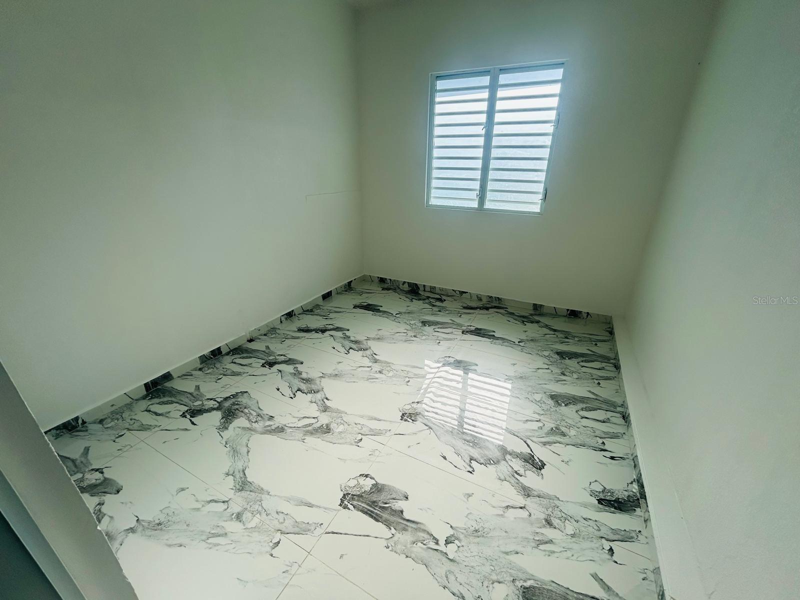 33B URB SANTA TERESITA