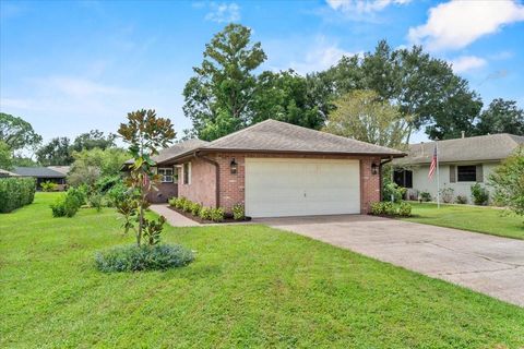 Photo of 511 Pebble Springs Court, Winter Haven, FL 33884 (MLS # A4665783)