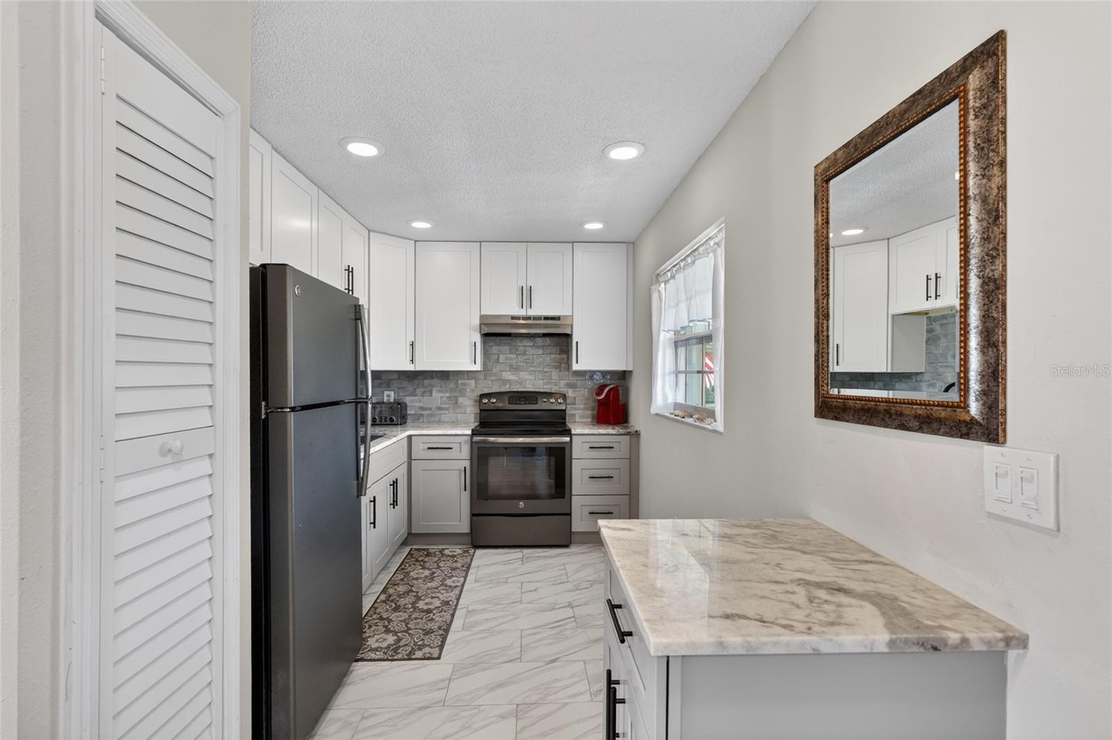 IMPERIAL COVE 6 - Residential