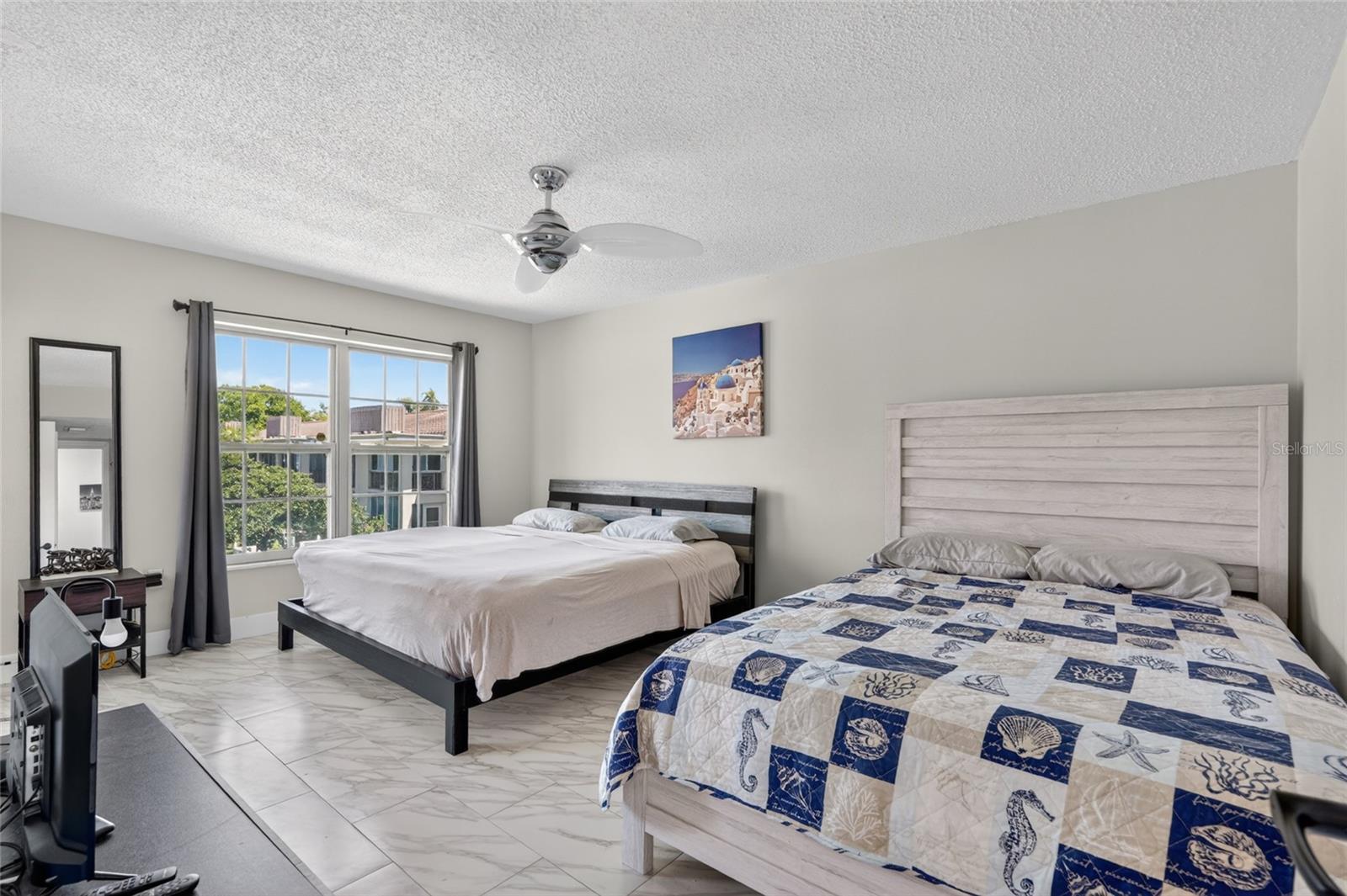 IMPERIAL COVE 6 - Residential