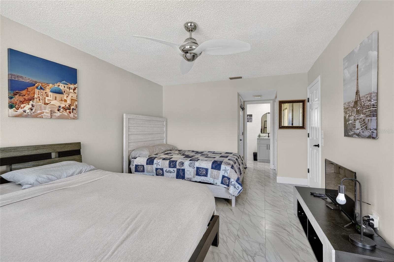 IMPERIAL COVE 6 - Residential