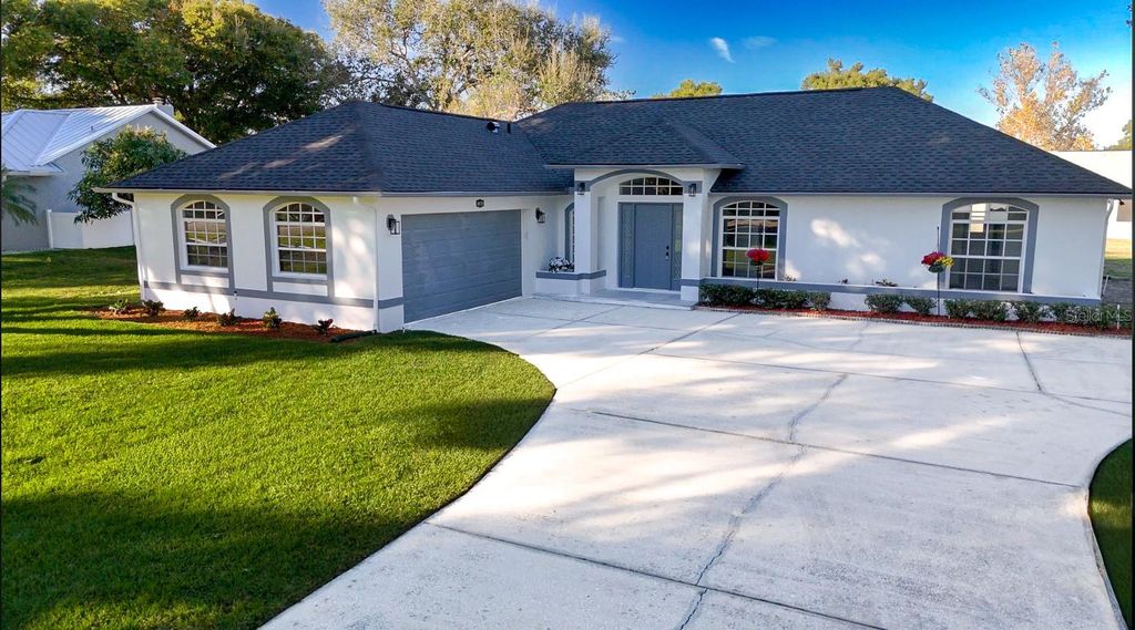Photo of 10711 Lake Hill Drive, Clermont, FL 34711 (MLS # O6368879)