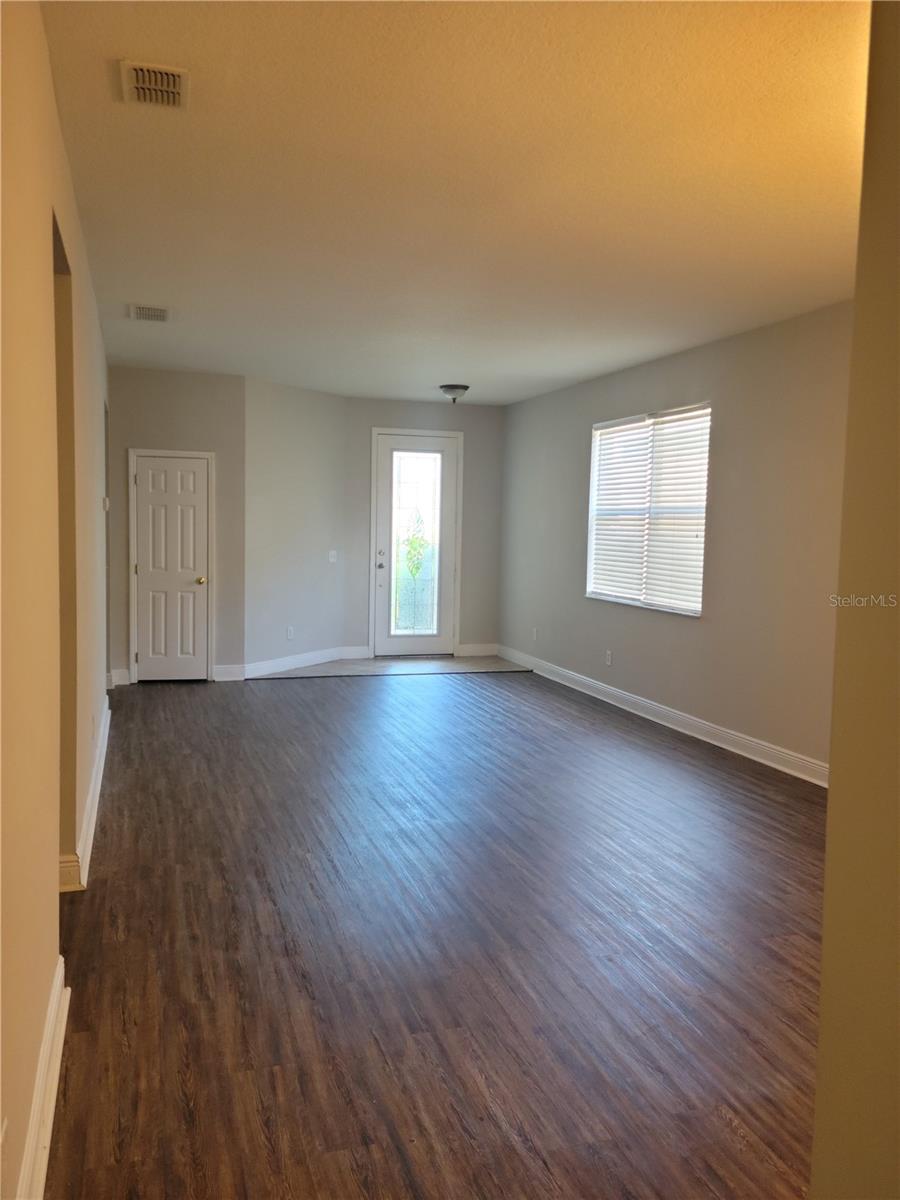 EAGLE CRK PH 01A - Residential Lease